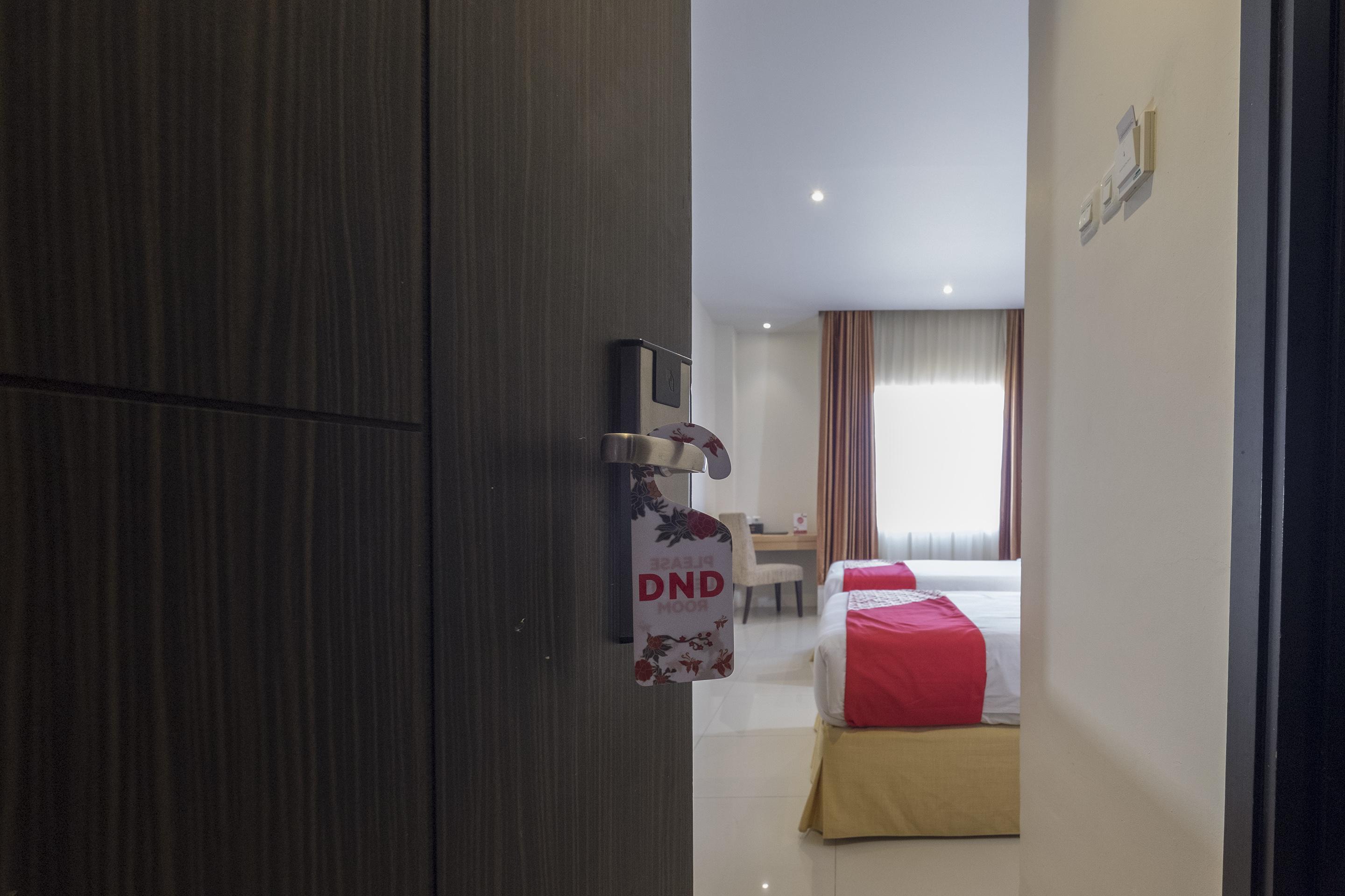 Collection O 1279 Hotel Grand Celino Macasar Exterior foto
