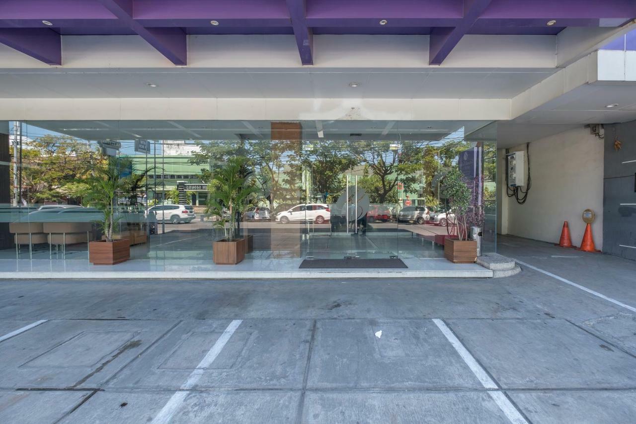 Collection O 1279 Hotel Grand Celino Macasar Exterior foto